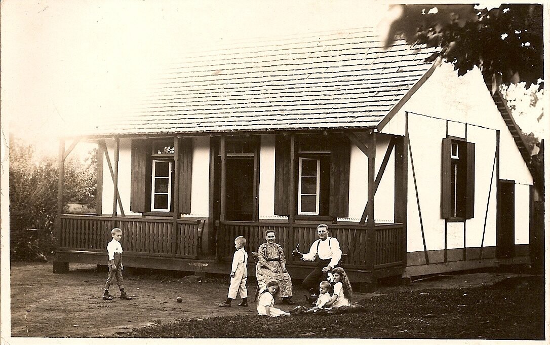 Casa nova de Elsa e Reinhold com filhos